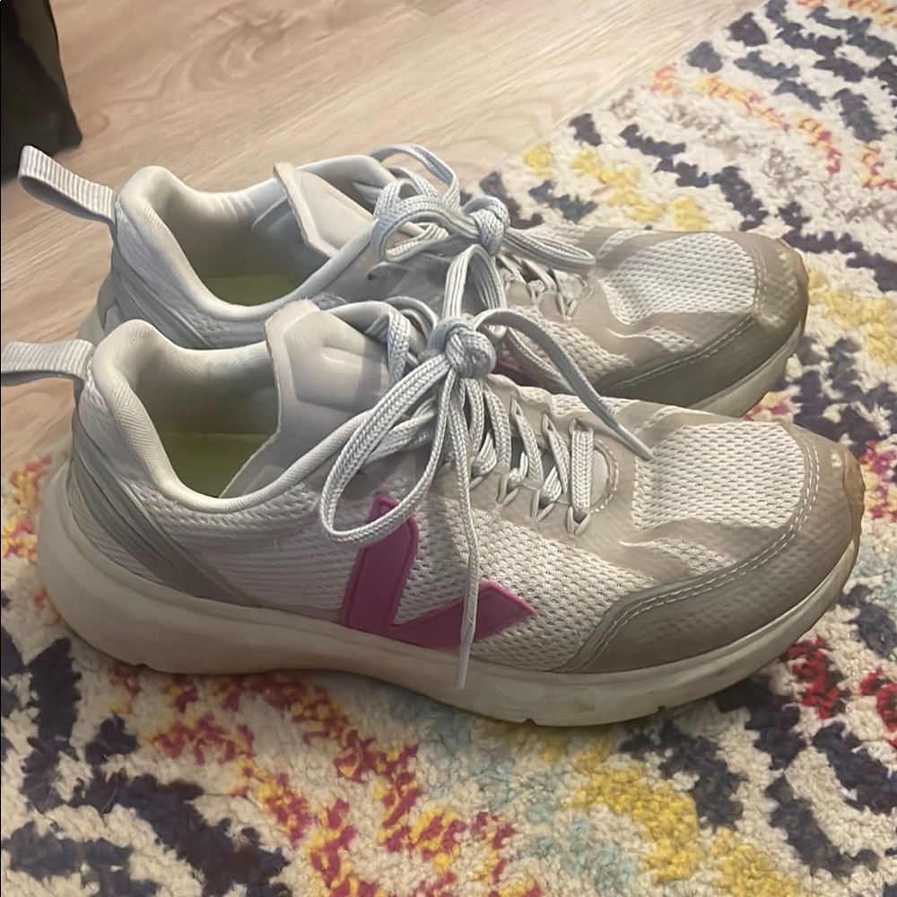 Veja Women's White and Pink Sneakers